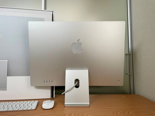 24インチ シルバー iMac 4.5K Retinaディスプレイモデル - 2021
