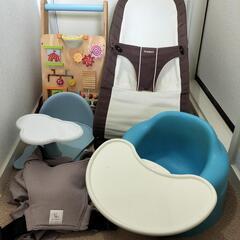 バウンサー、バンボ、バスチェア、手押し車、抱っこ紐、ベビーケープセット