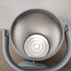 【中古品】真空ハイブリッドコンテナグレー(web限定カラー/現在廃盤) ワークマン 4.6Lの画像