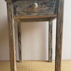ナイトテーブル　shabby chic