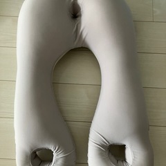 【取引中】ニトリ　上半身を包み込む　枕　の画像