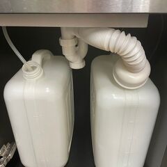 タンク式の洗面台の画像