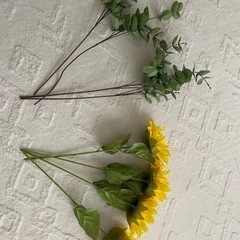 花瓶と造花の画像