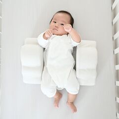 寝返り防止クッション　おむつ替えにも◎の画像