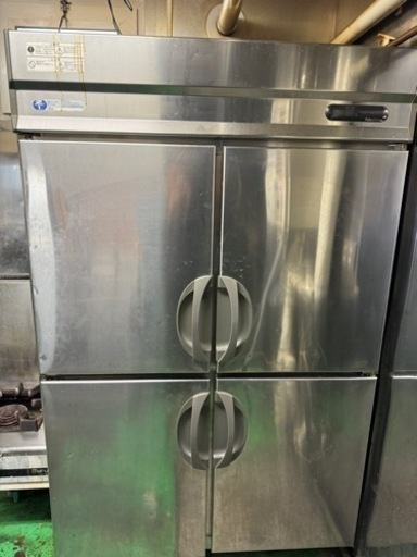 北海道旭川市 福島工業 4ドア 業務用冷凍庫 URD-44FMTA 厨房機器 現状 閉店引き下げ品 200V