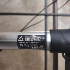 電動リクライニング機能付き折り畳みベッドの画像