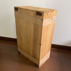 ワインの木箱の画像