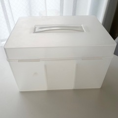 【sold】無印良品　ポリプロピレン　キャリーケース・救急箱タイプ　収納ケースの画像