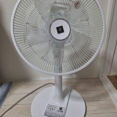 美品2022年製シャープ扇風機の画像