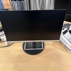 パソコン モニター4台あります。の画像