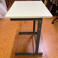 《取引成立》パソコンデスク　学習デスク　研修デスク　1人用　美品　１個　幅６０cm  の画像