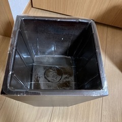 フラワーアレンジ用の器２つの画像