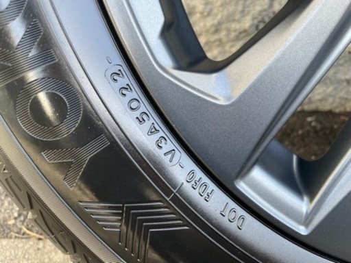 車のパーツ タイヤ、ホイール
