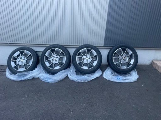 車のパーツ タイヤ、ホイール