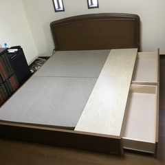 ベッドをもらってください。
