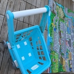 カゴのおもちゃ