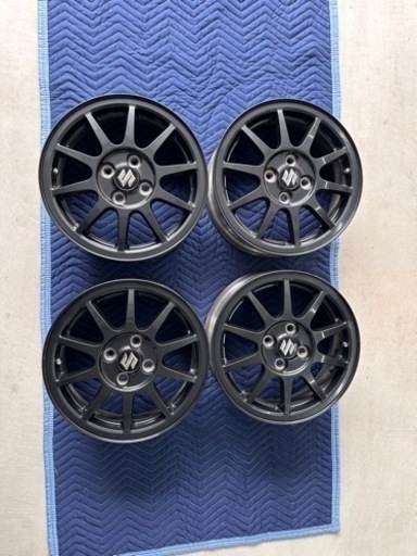 車のパーツ タイヤ、ホイール