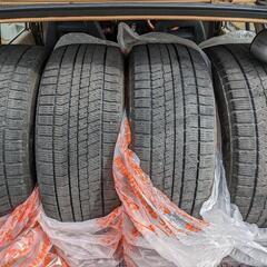 車のパーツ タイヤ、ホイール