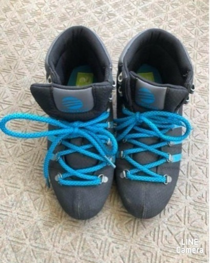 adidasスニーカー　24.0〜24.5売り切れました