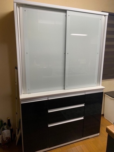 食器棚　140センチ　使用頻度低い