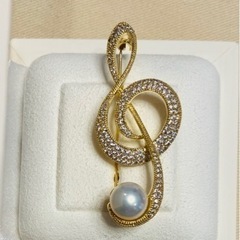 パールブローチの画像