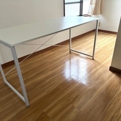 【早いもの勝ち】PCデスク ホワイト　幅140cm×奥行60cm×高さ70cmの画像