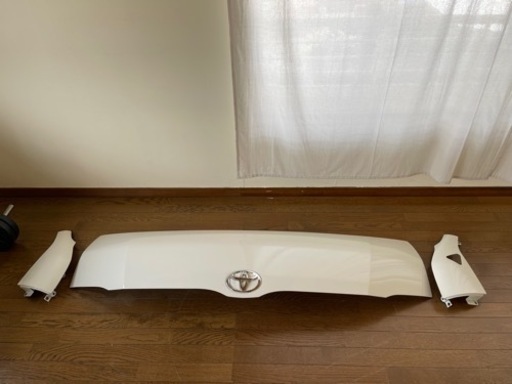 決まりました✨ハイエース　ワイドGL 新車取り外しパーツ