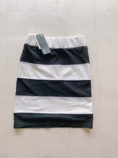 新品　タイトスカート