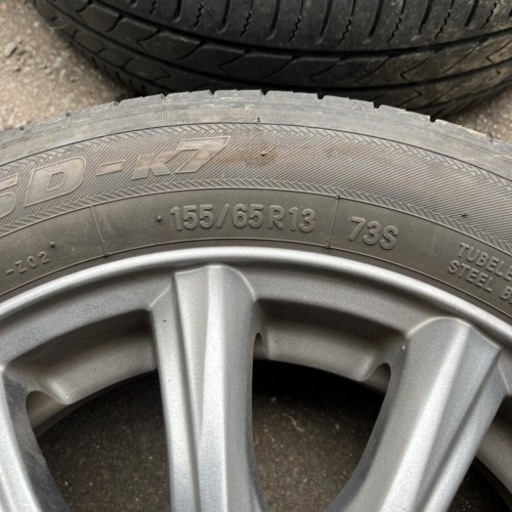 車のパーツ タイヤ、ホイール