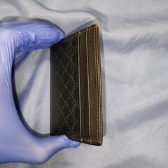 GUCCIシマレザー　カードケースの画像