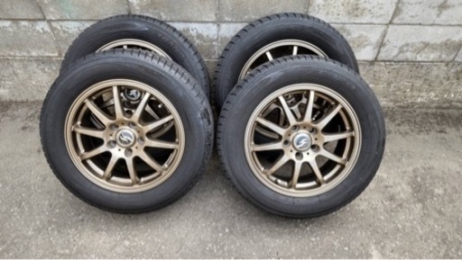 車のパーツ タイヤ、ホイール