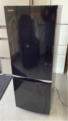 ＊【美品】TOSHIBA 東芝 2ドア ノンフロン冷蔵冷凍庫 153L 3段ガラス棚 GR-P15BS 2019年製 直接引取歓迎 秦野市 右開き ブラック
