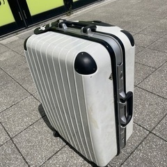 キャリーバッグケース　白の画像