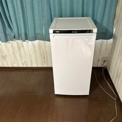 ほぼ新品冷凍庫