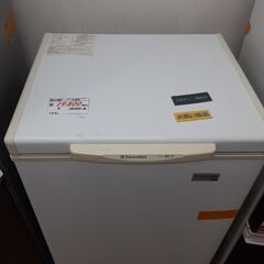 リサイクルショップどりーむ天保山店　No12620　エレクトロラックス　冷凍庫　冷凍ストッカー　れいとうこ　フリーザー１０５L　２０１２年製
