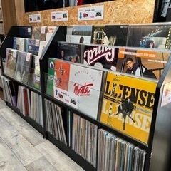 30日まで中古レコード　1枚どれでも 500円をさらに300円！