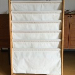 薄型の収納　絵本などにオススメ