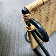 ウォールシェルフ（　フック付　）アイアン　壁掛け　籐（　ラタン　）棚　アンティーク　カントリー　インテリア　飾り棚　かわいいの画像