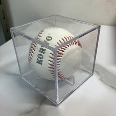 2404-226 サイン入り野球ボール ケース付き 誰のサインか...