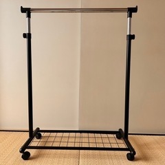 ハンガーラックの画像