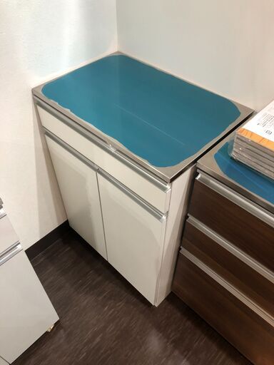 清潔なステンレス　大量収納カウンター60