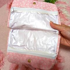 新品♡ピンク♡花柄♡沢山収納♡ポーチの画像