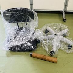 【新品・未使用品】関家具 デスクチェア 肘無 ブラック 組み立て...