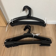 大量プラスチックハンガー、針金ハンガー　計71 本　7/12処分予定　　の画像