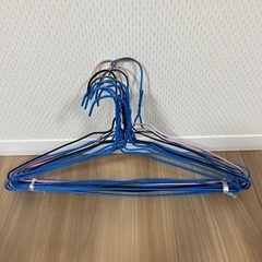 大量プラスチックハンガー、針金ハンガー　計71 本　7/12処分予定　　の画像