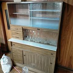 食器棚の画像