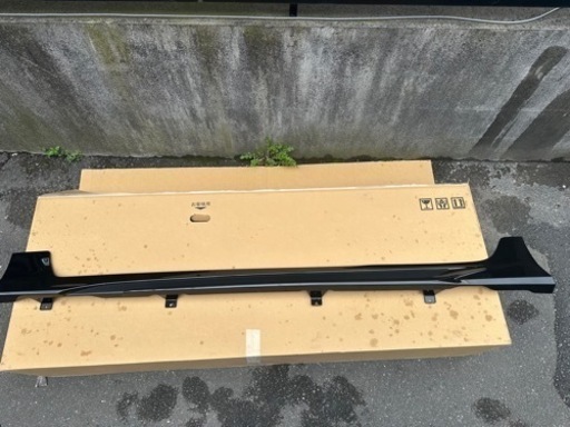 プリウス　50系後期　モデリスタ助手席側サイドスカート