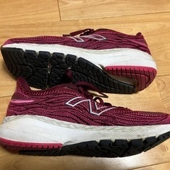 早い者勝ち！ニューバランススニーカーの画像