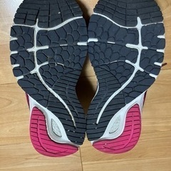 早い者勝ち！ニューバランススニーカーの画像