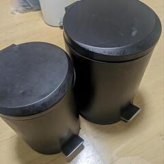 ゴミ箱2つ